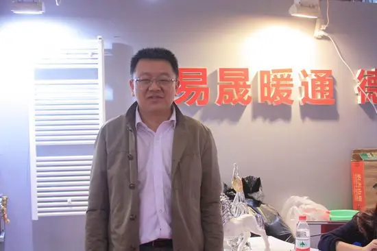 阎军(阎军波)